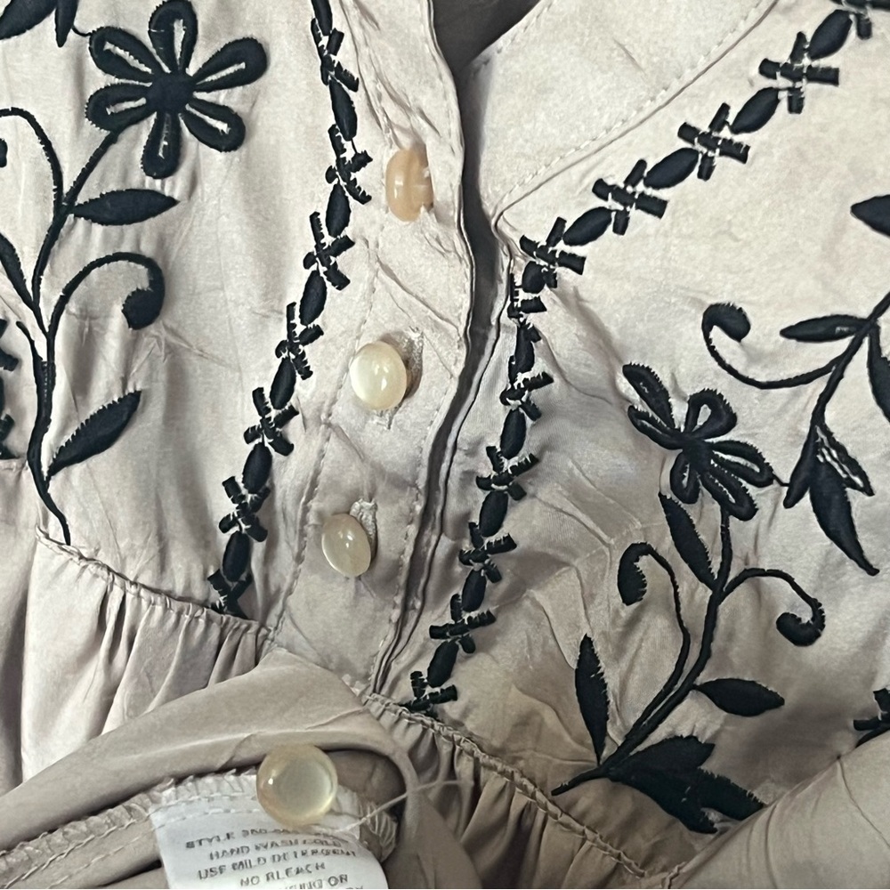 Roper Tan Tunic Blouse with Black Floral Embroidery 3/4 Sleeve - Picture 8 of 9